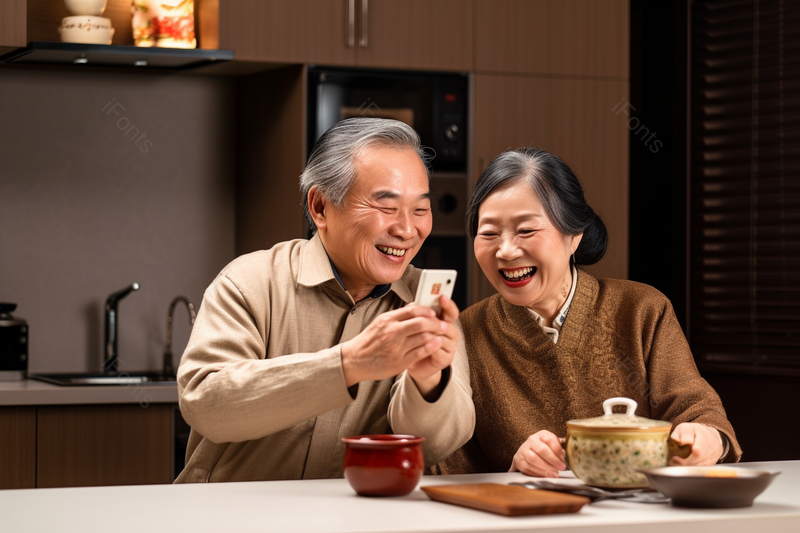 老人通过手机和家人朋友在视频通话摄影背景,高清,摄影图,摄影图片,图片大全,摄影图免费下载